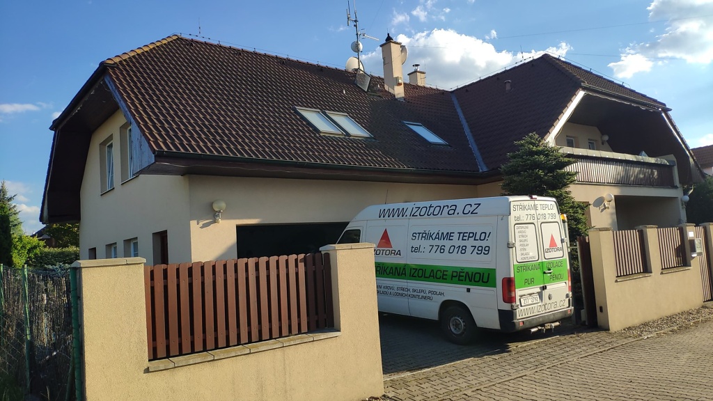 Zateplení střechy a stropu podkroví, Babice — fotka 1