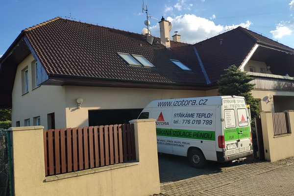 Zateplení střechy a stropu podkroví, Babice — fotka 1