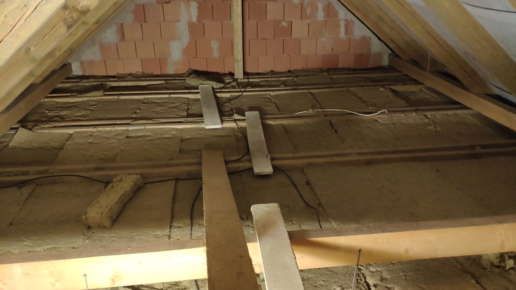 Zateplení střechy a stropu podkroví, Babice — fotka 2