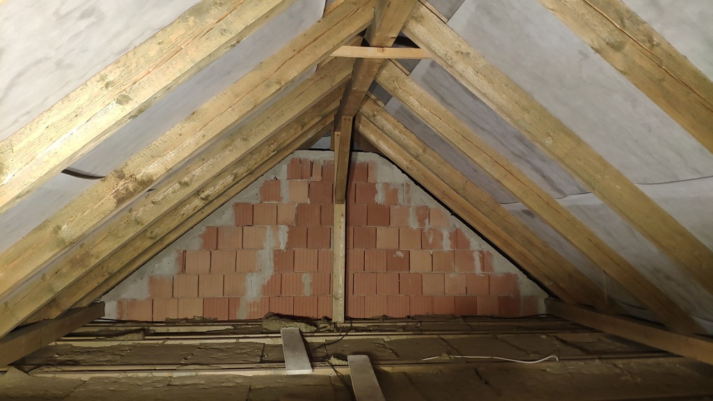Zateplení střechy a stropu podkroví, Babice — fotka 3