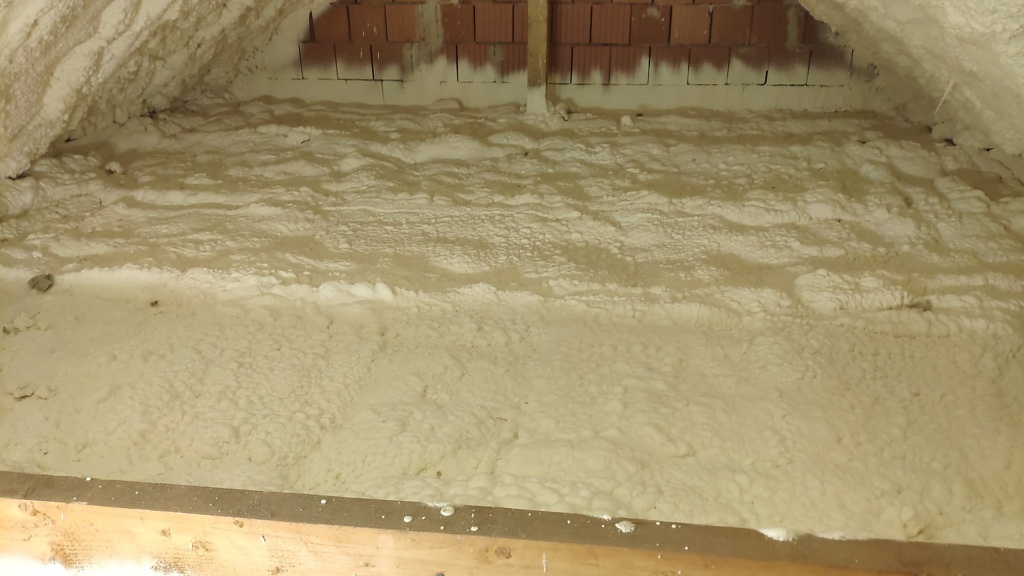 Zateplení střechy a stropu podkroví, Babice — fotka 5