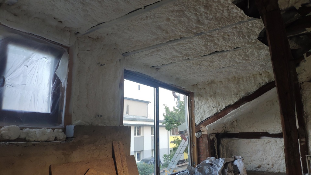 Zateplení šikmé střechy a štítů půdní vestavby, Frýdlant nad Ostravicí — fotka 6
