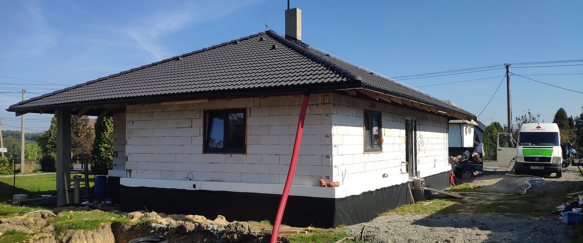 Tepelná izolace stropu stříkanou pěnou, Lískovec — fotka 1