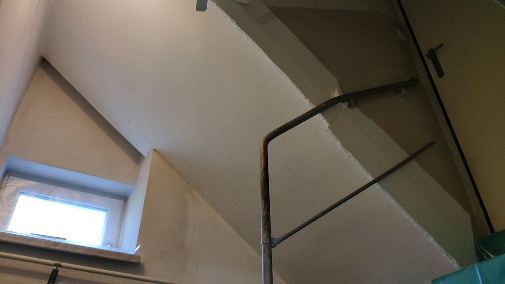 Stříkaná izolace sklepních stropů polotvrdou PUR pěnou, Ostrava, Krásné Pole — fotka 3