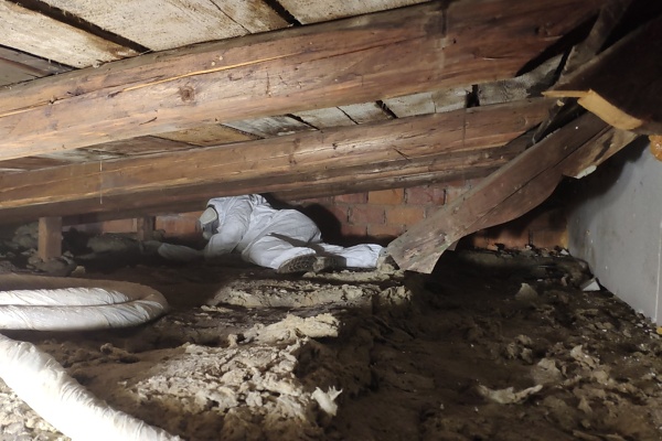 Zateplení stropu stříkanou izolační pěnou, Palkovice — fotka 1