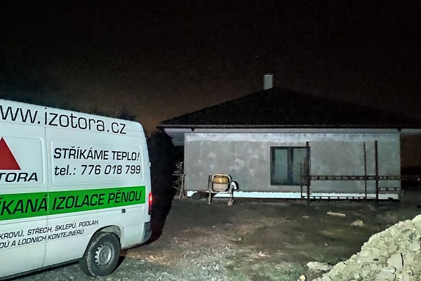 Zateplení stropu stříkanou pěnou, Sedliště — fotka 1
