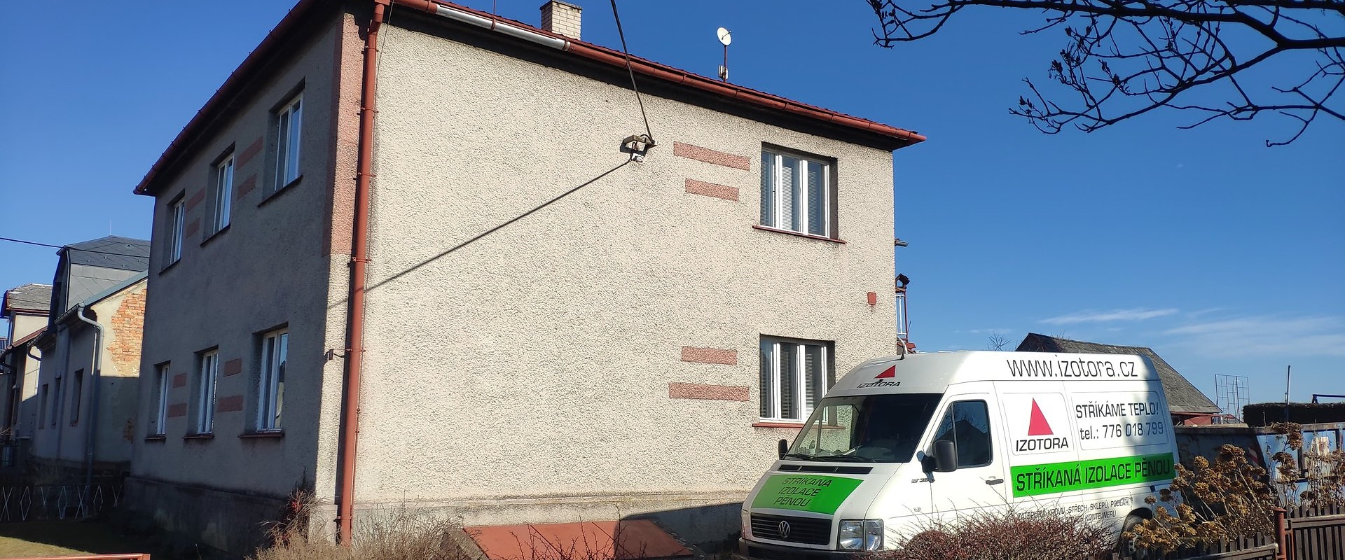 Zateplení šikmé střechy a podkroví domu, Tísek — fotka 1